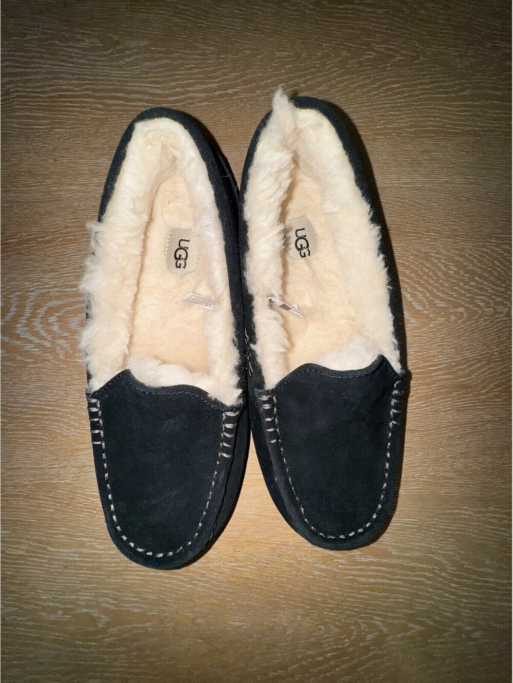 UGG Ansley Black Suede Sheepskin Warm Moccasins Slippers Shoes Size US 9 Women